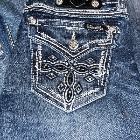 Rock Revival and Miss Me Jean Bundle - Picture 6 of 6